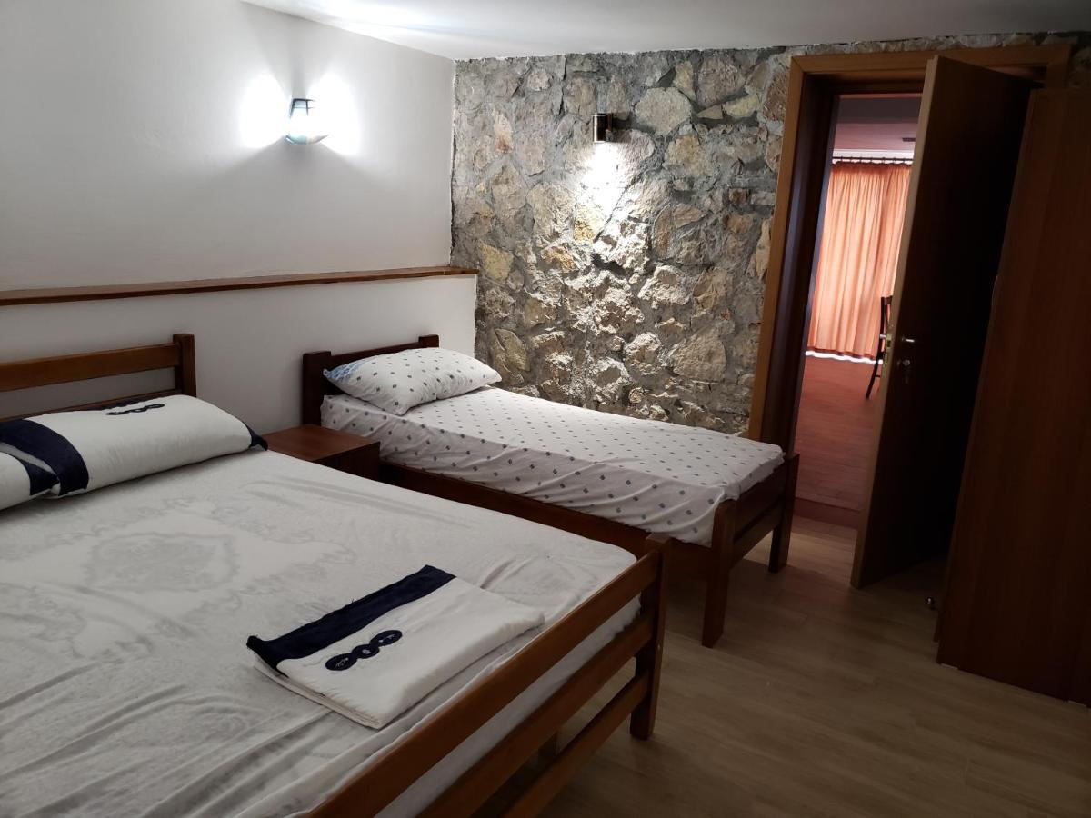 Hotel Brifs Shëngjin Exterior foto